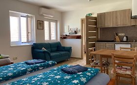 Apartmány s klimatizací - Penzion U Kudláčků Pouzdřany